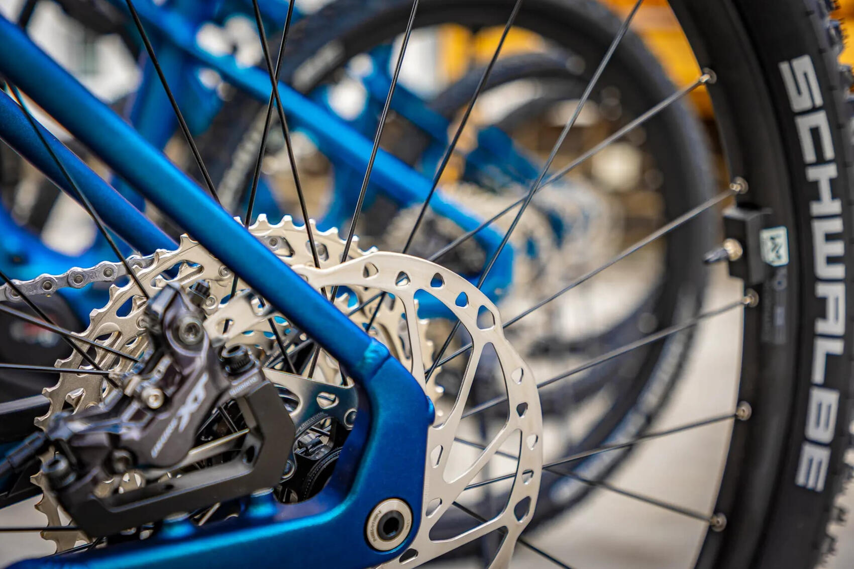 Hochwertige Shimano XT Ausstattung Shimano XT Schaltung und hydraulische Scheibenbremsen am E-Bike