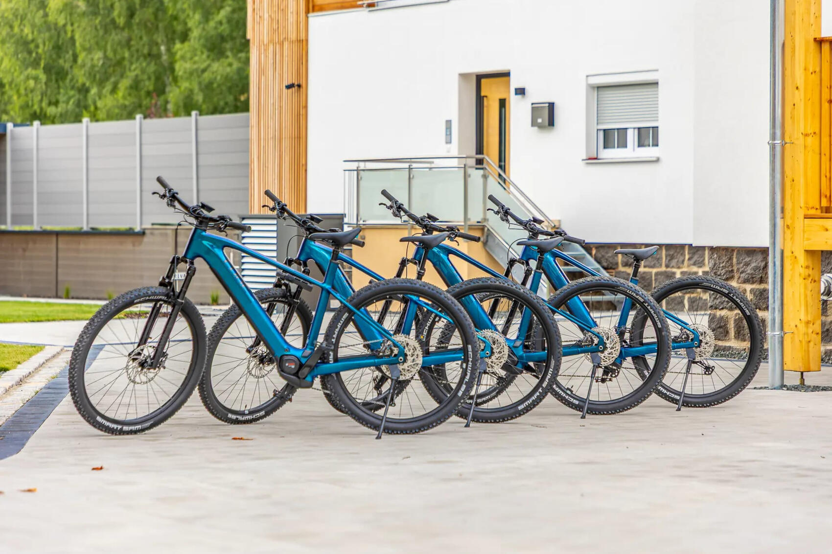 Bosch Performance Line CX Motor mit 800 Wh Akku am CUBE E-Bike